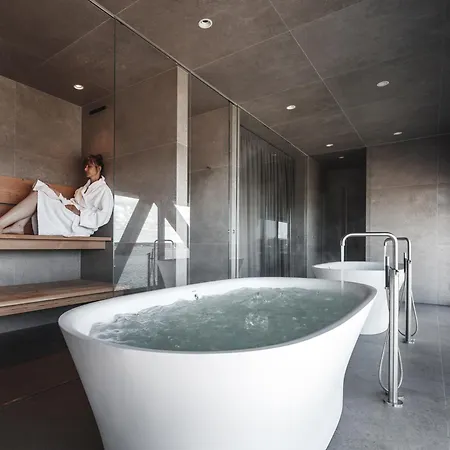 The Krane Hotel